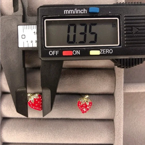 ✨Cute Red Strawberry Earrings - Picture 3 of 7